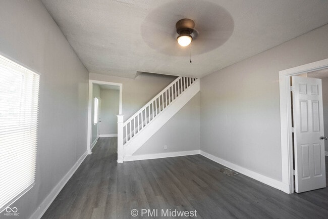 Building Photo - 445 W 29th St