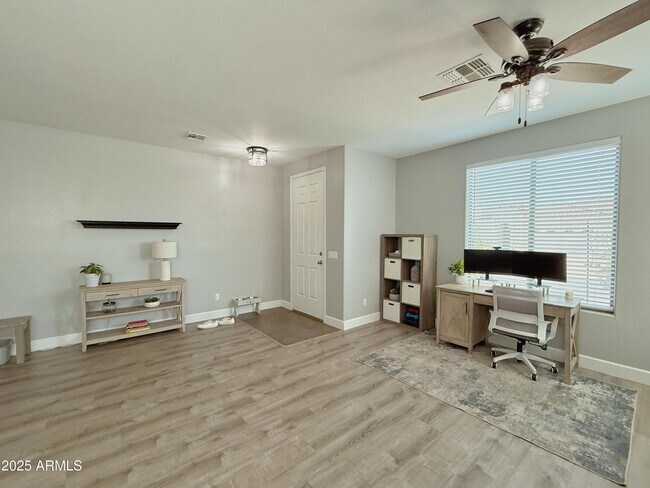 Foto del edificio - 3776 E Sebastian Ln