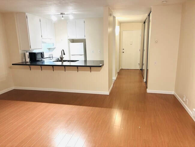 Building Photo - 4600 Lamont St