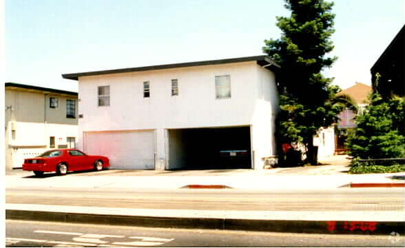Building Photo - 420 Chestnut St