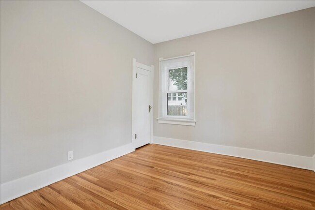 Foto del edificio - 3 BEDROOM, PLUS 1 BONUS ROOM, 2 BATHROOM SINGLE FAMILY HOME CLOSE TO DOWNTOWN CHEYENNE
