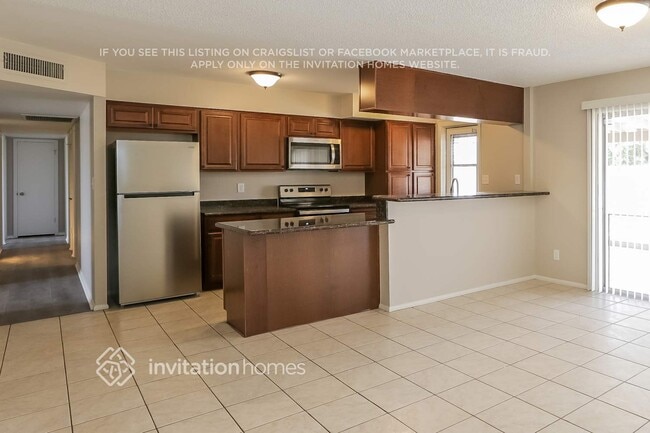 Building Photo - 2310 E Riviera Dr