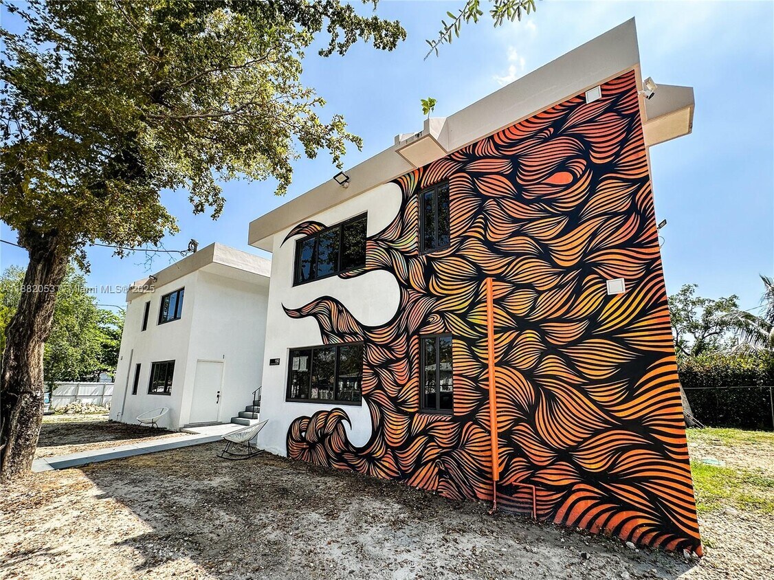 Foto principal - 190 NW 69th St