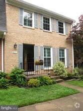 Building Photo - 9031 Blarney Stone Dr