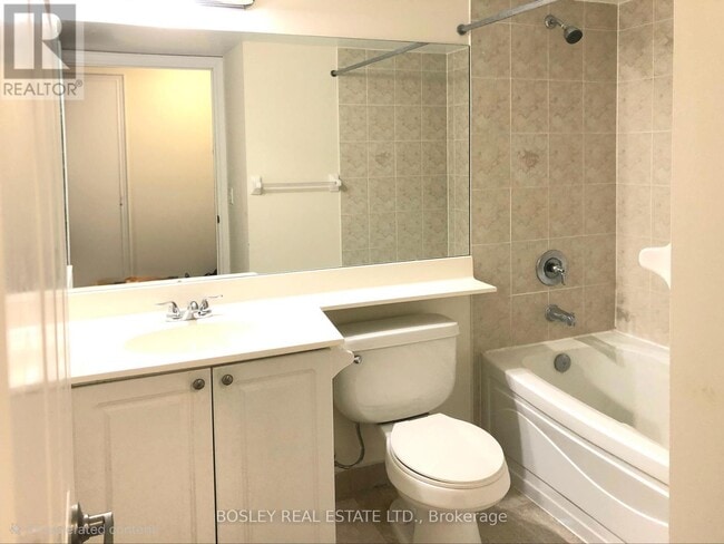 Building Photo - 15 Greenview Ave