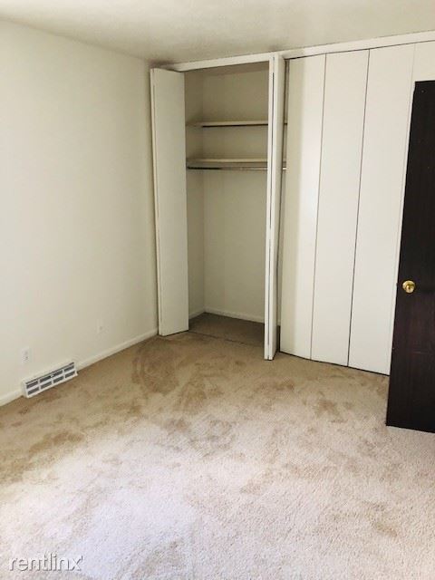 Building Photo - 2 br, 1 bath Townhome - 196 Northwest Avenue