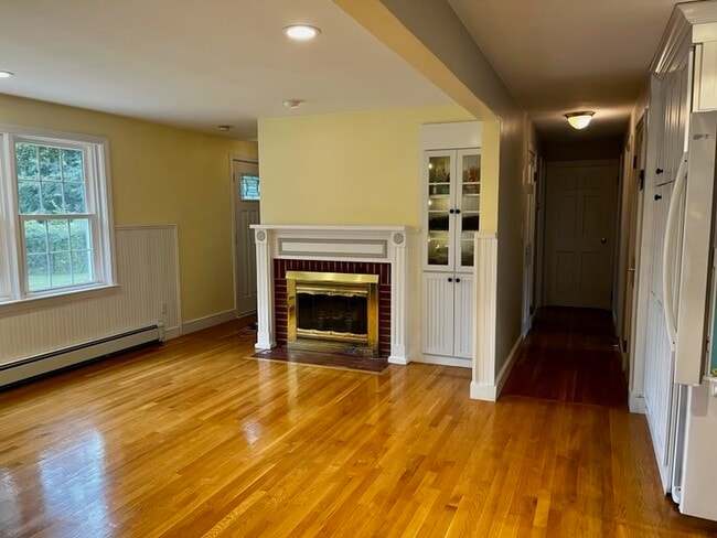 Building Photo - 275R Foundry St