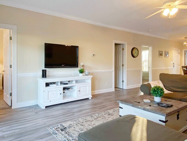 Foto del edificio - 4880 Dahlia Ct