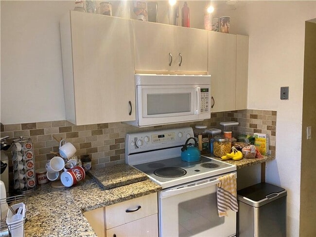 Building Photo - 5033 SW 121st Terrace