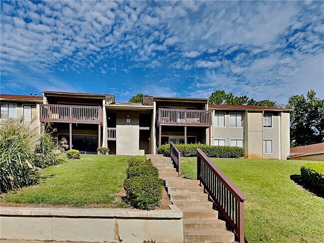 Building Photo - 3575 Oakvale Rd