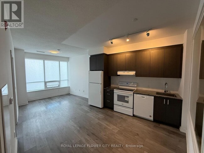 Building Photo - 1010 Dundas St E