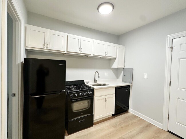 Foto del edificio - 5710 N Winthrop Ave