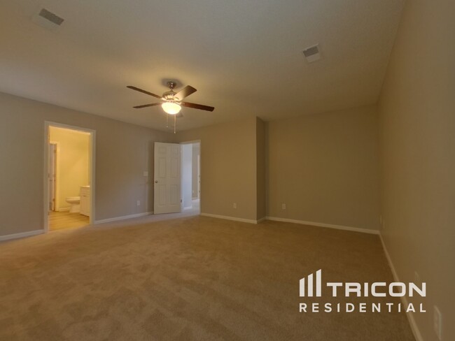 Foto del edificio - 244 Wild Olive Dr