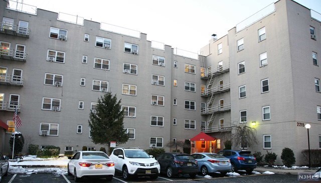 Foto del edificio - 2215 N Central Rd