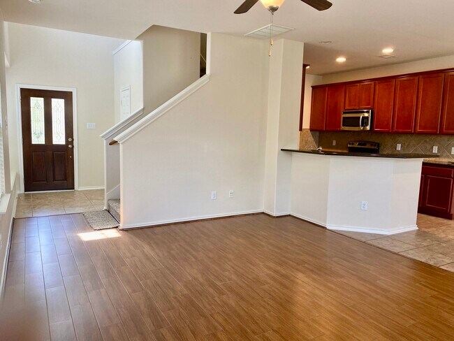 Foto del edificio - 6407 Densberry Ln