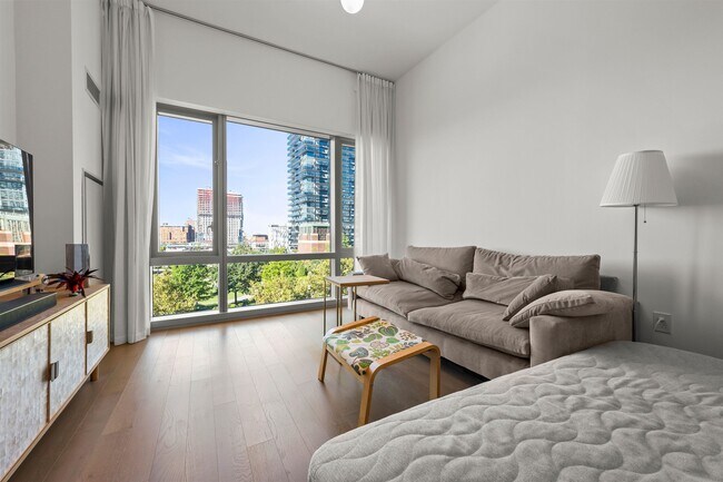 Foto del edificio - 75 Park Ln S