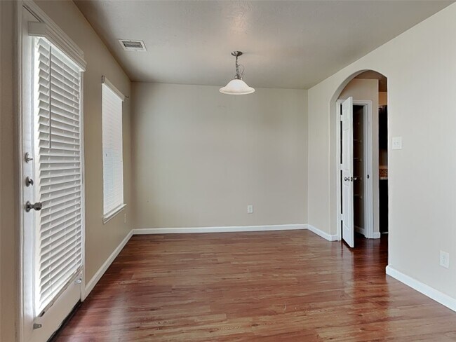 Foto del edificio - 2618 Bammelwood Dr