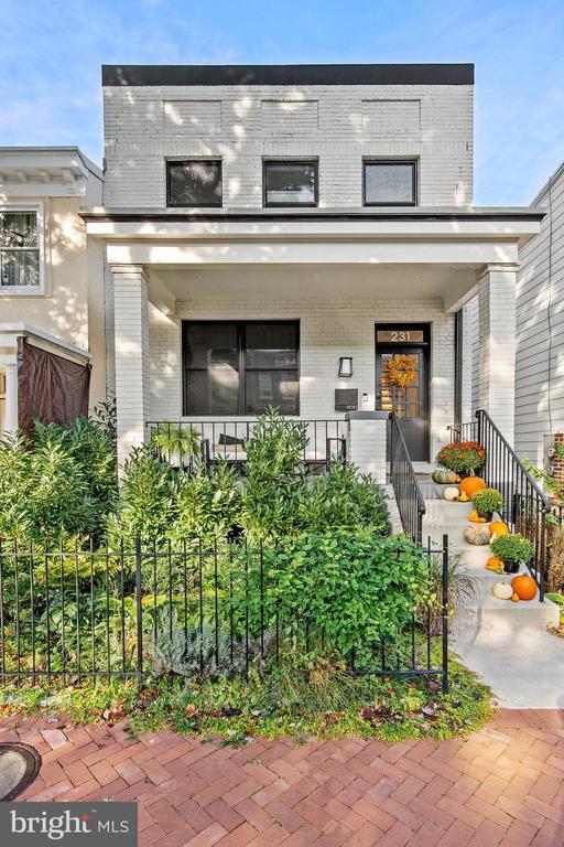 Foto principal - 231 10th St SE