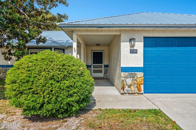 Building Photo - 3390 Floral Palm Blvd