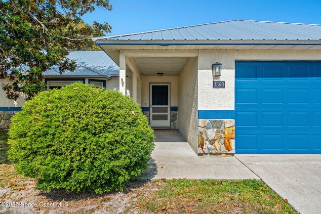 Foto del edificio - 3390 Floral Palm Blvd