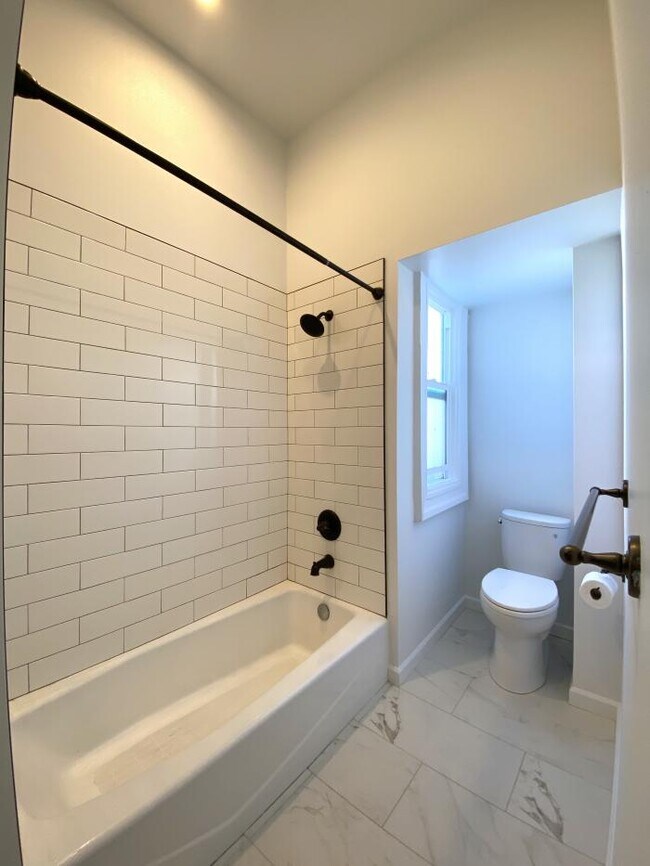 Building Photo - 2 bedroom in San Francisco CA 94110