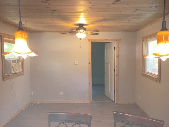 Building Photo - 625 US-45