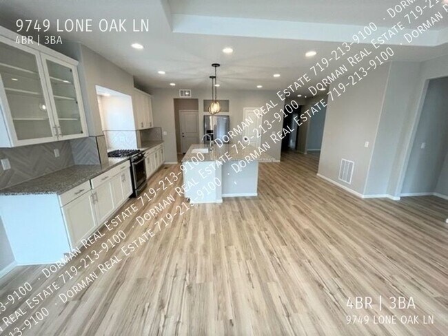 Building Photo - 9749 Lone Oak Ln