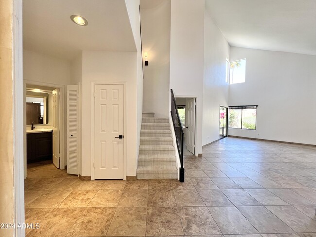Foto del edificio - 9142 E Laurel Ln