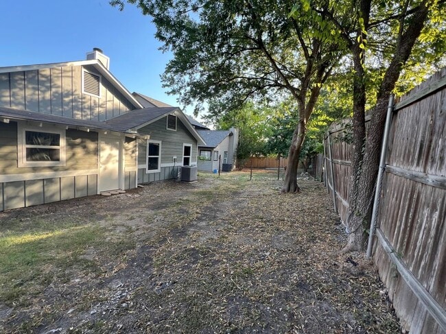 Building Photo - 8015 Copper Trail Dr