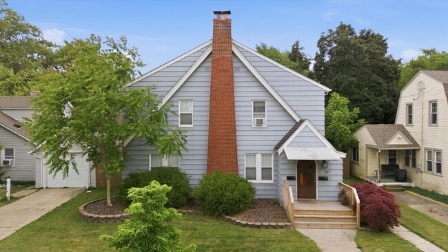 Building Photo - 707 Harrison St
