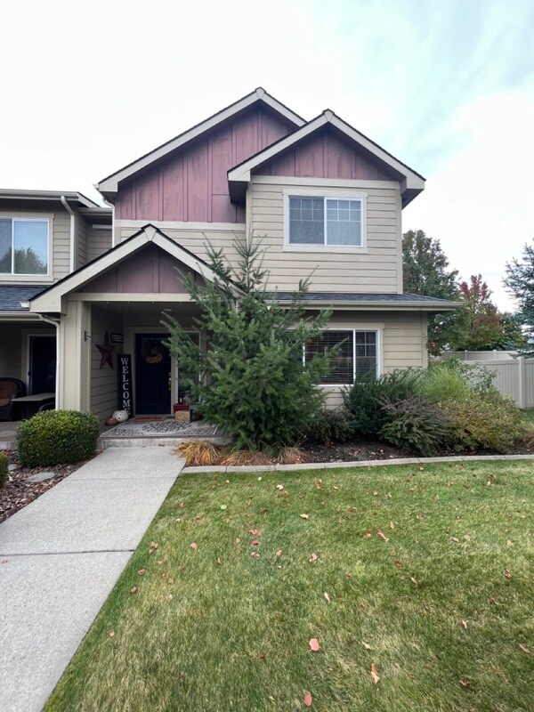 Foto principal - 1600 N Holl Blvd