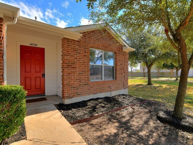Foto del edificio - Beautiful 4 Bedroom / 2 Bath Home in Eagle’s Landing Subdivision