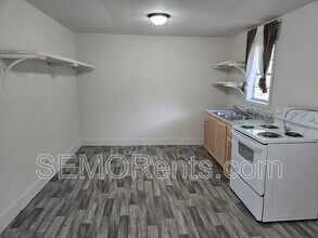 Building Photo - 501 S Cypress St