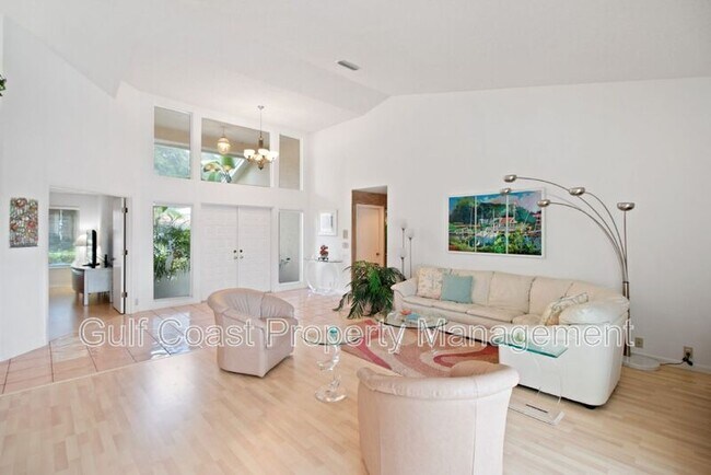 Foto del edificio - 8221 Shadow Pine Way