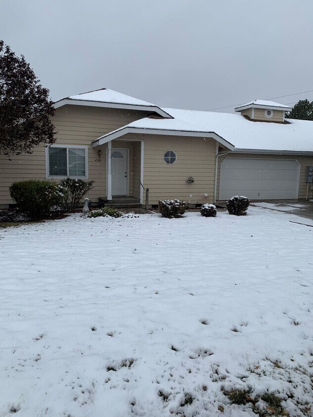 4184 Marian Ct, Klamath Falls, OR 97603 Condo for Rent in Klamath