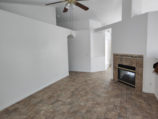 Building Photo - 3 bedroom 2 bath single story North Las Vegas