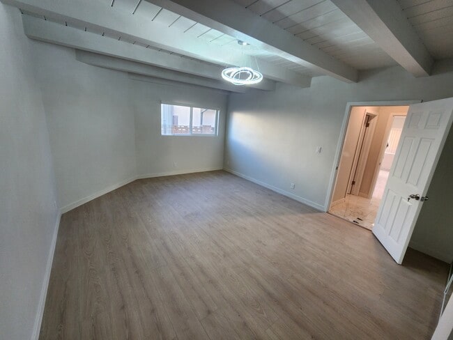 Building Photo - 9322 Cayuga Ave