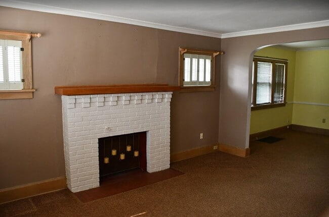 Building Photo - 15th Street Cape Cod Ranch