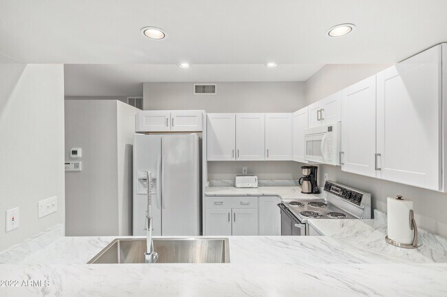 Foto del edificio - 7700 E Gainey Ranch Rd