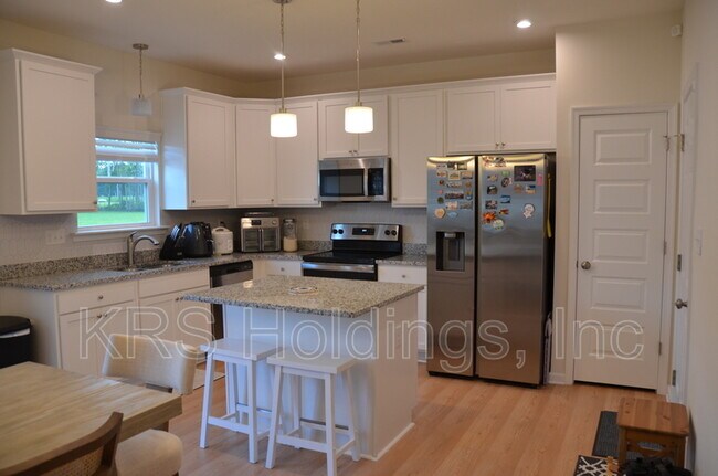 Foto del edificio - 105 Stephens Ct
