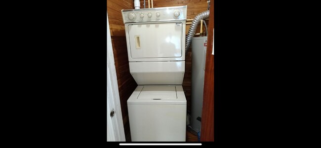 Building Photo - 2943 St Johns Ave