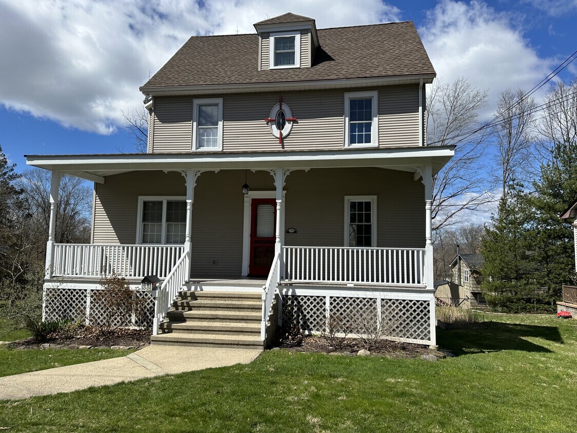 Primary Photo - 138 New York Ave