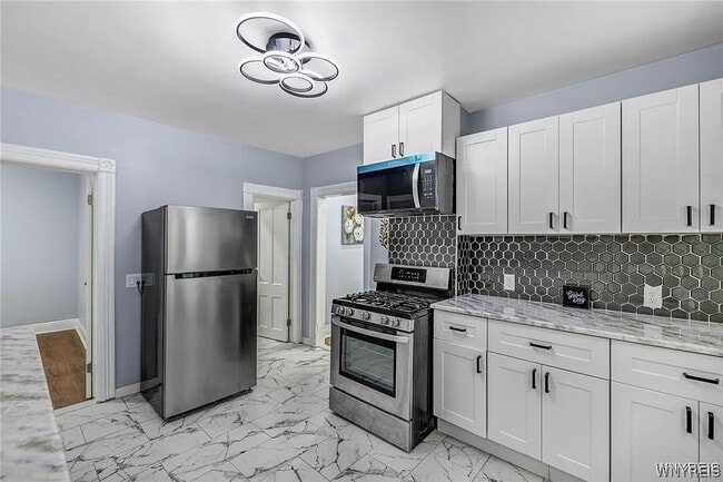 Building Photo - 405 W Ferry St