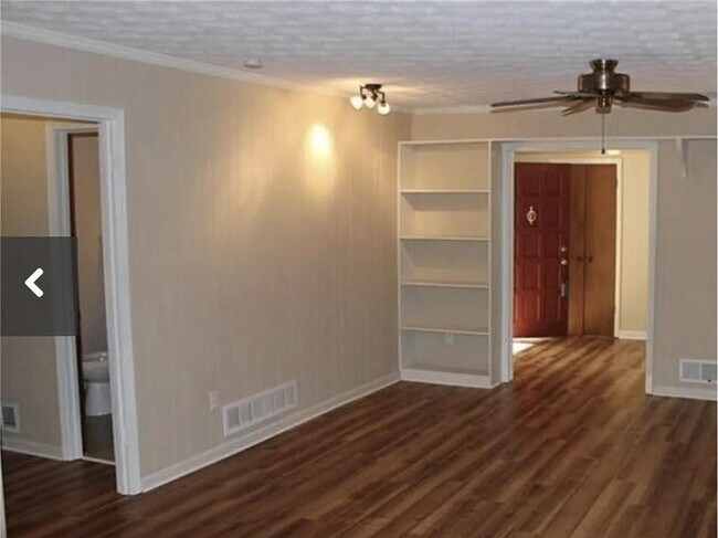 Foto del edificio - 3526 Clubland Dr