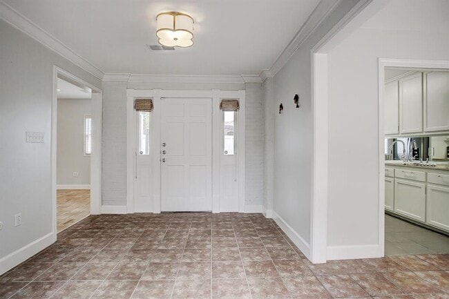 Building Photo - 2228 Addison Rd