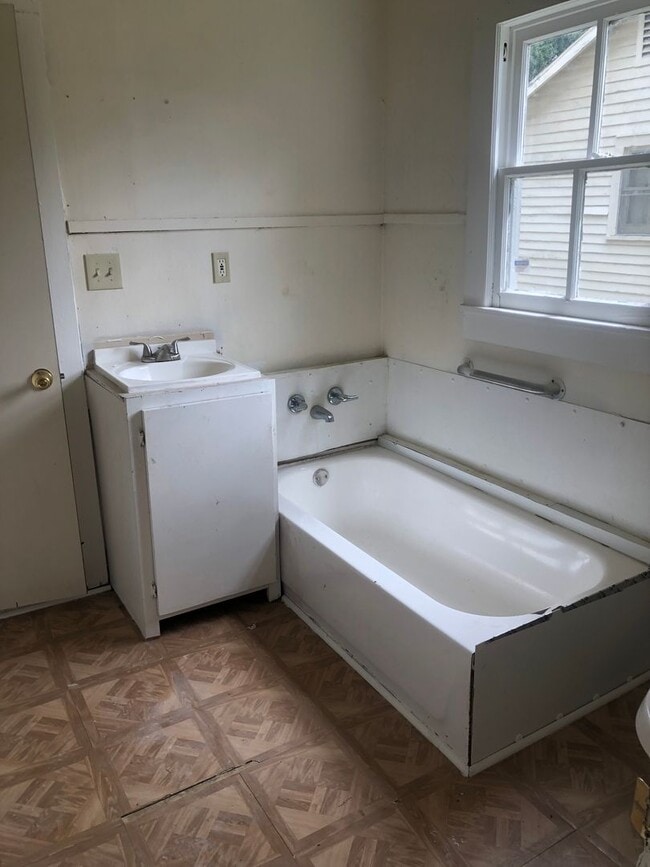 Building Photo - 3 bedroom home in Lafayette!
