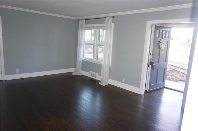 Building Photo - 2210 Lenox Rd NE