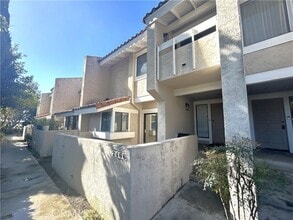 Building Photo - 2466 Fairbrook Way
