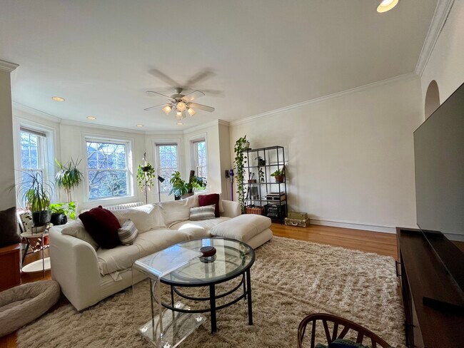 Foto del edificio - 403 Sherman Ave