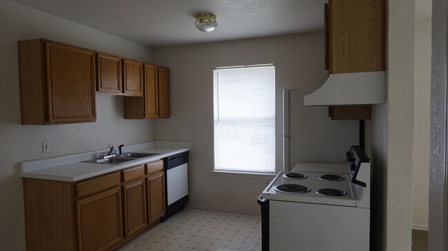 Foto del edificio - 1801 Cedarhill Dr